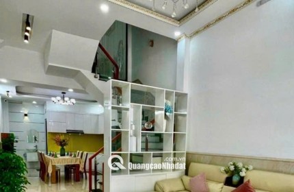 Cần ra gấp căn nhà Quận 12 (cũ) gần ngay Quốc Lộ 1A, DT 50m2, hẻm ô tô, giá 8.xx tỷ TL